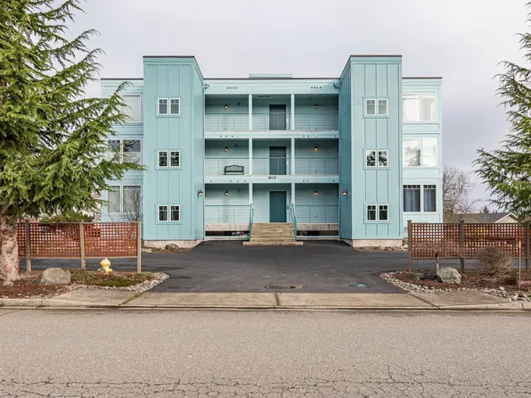 1809 Melody Ln, Pt Angeles, WA 98362
