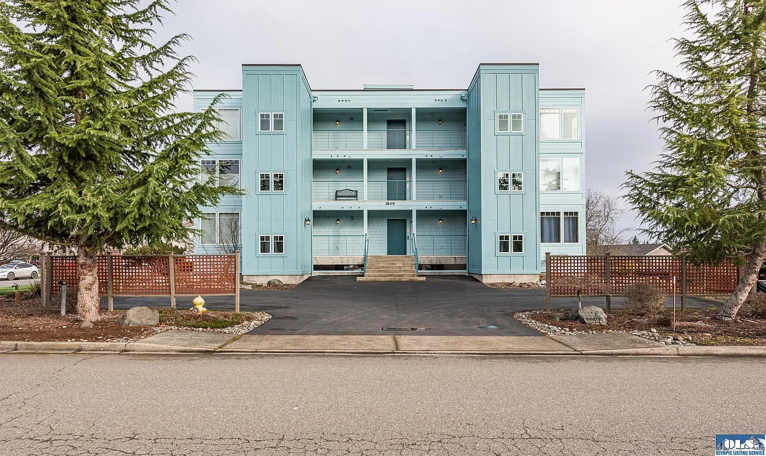 1809 Melody Ln photo 1