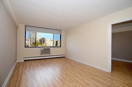 5th image of 500 W Belmont Ave APT 7C