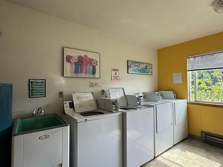 1500 Glen Dr — Photo 16