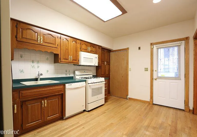 1257 W Flournoy St #2F — Photo 9