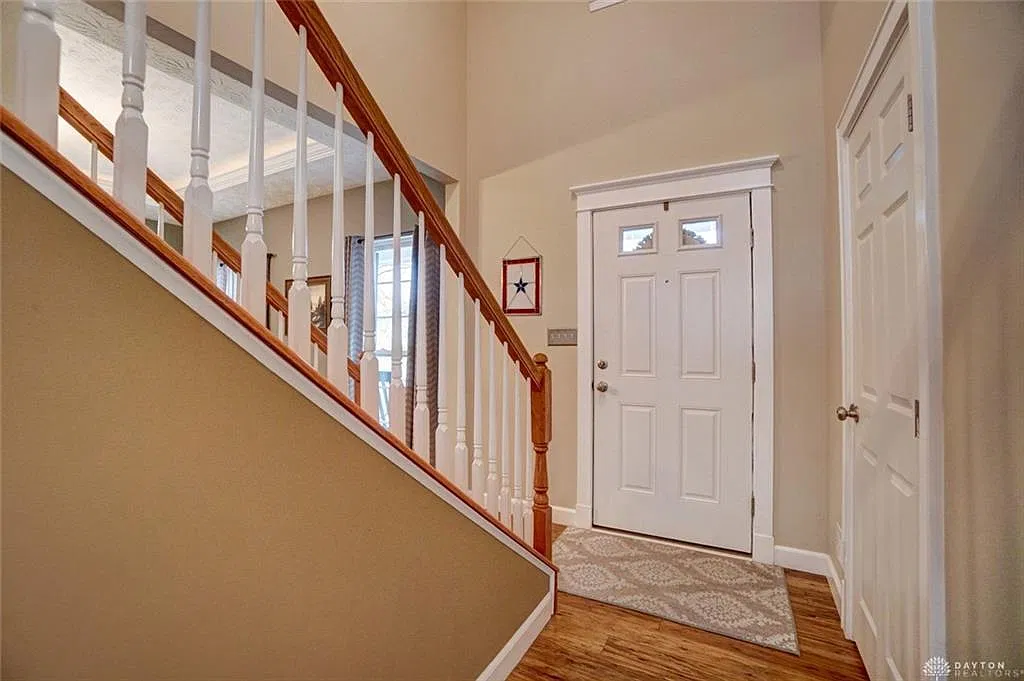 4 bed, 3.5 bath, 3470 sqft, $3,800 — Photo 3