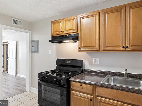 4th image of 3317 15th St SE
