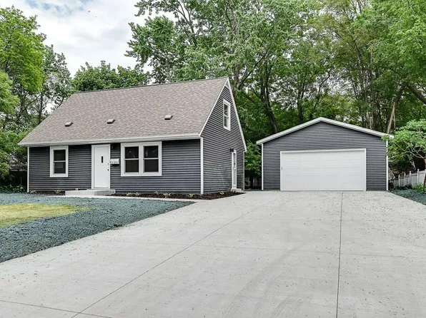 9225 Stevens Ave S, Bloomington, MN 55420