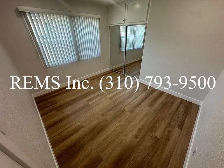 25021 Oak St — Photo 17
