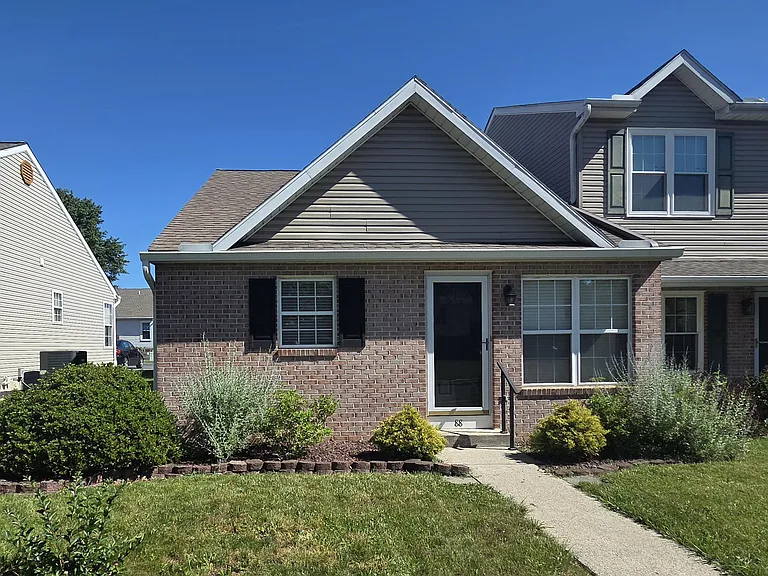 88 Tory Cir — Photo 2