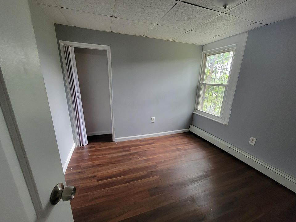 1st image of 249 Littleton Ave Floor 2