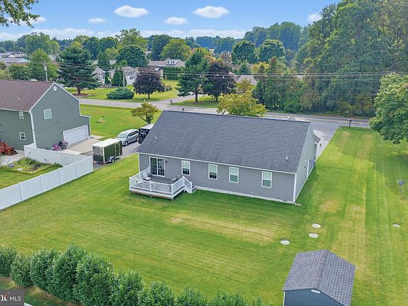 4th image of 1116 Canterbury Rd