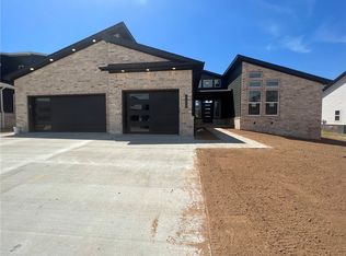 2620 Fairway Cir, Pea Ridge, AR 72751