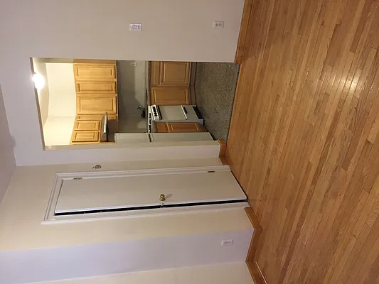 Rented by Natlane Equities | media 11