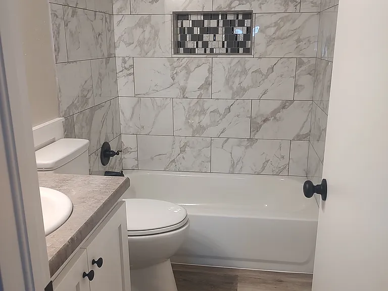 1125 S Sheppard St — Photo 9