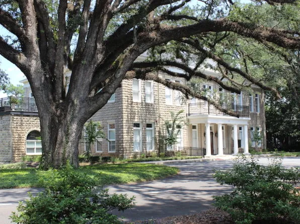 314 N Dawson St APT 204, Thomasville, GA 31792