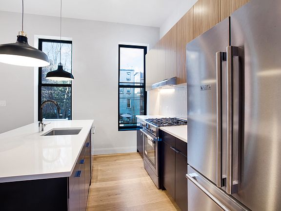 2nd image of 721 Lexington Ave #1