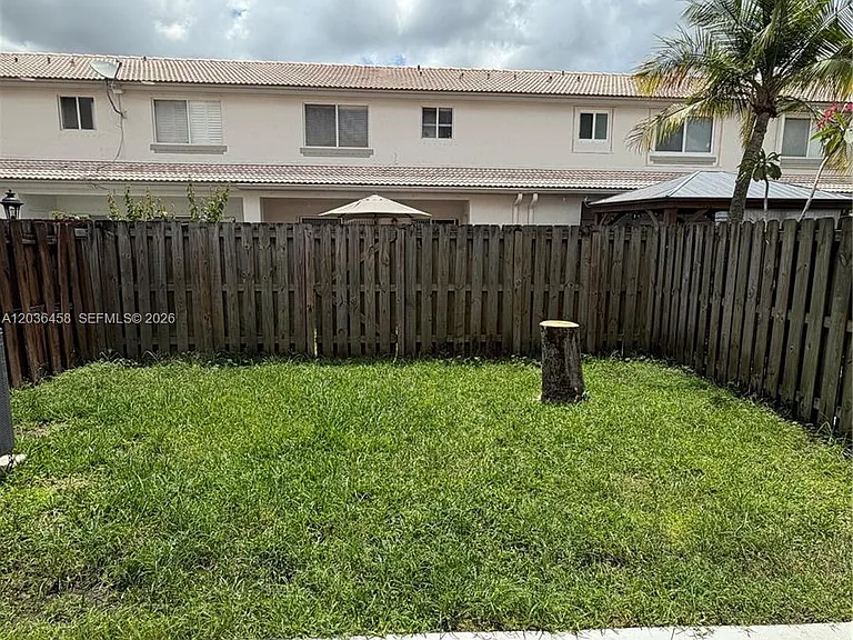7455 SW 162nd Pl — Photo 2