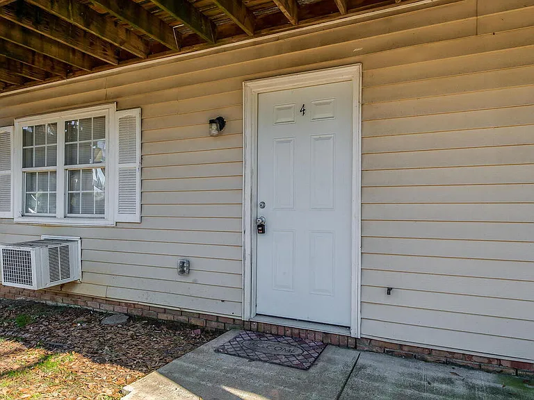 2611 Holton Ave #7 — Photo 6