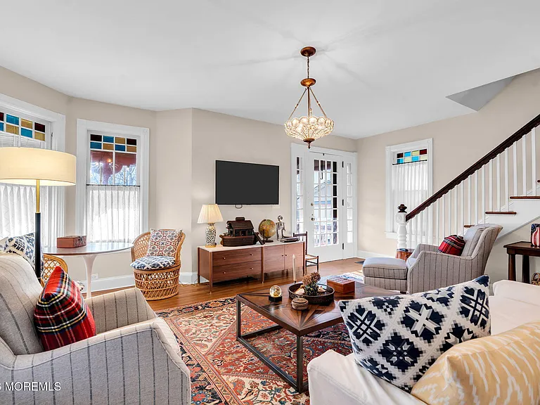 62 Webb Ave — Photo 6
