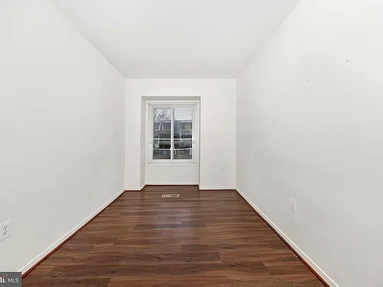9913 Forest View Pl — Photo 15