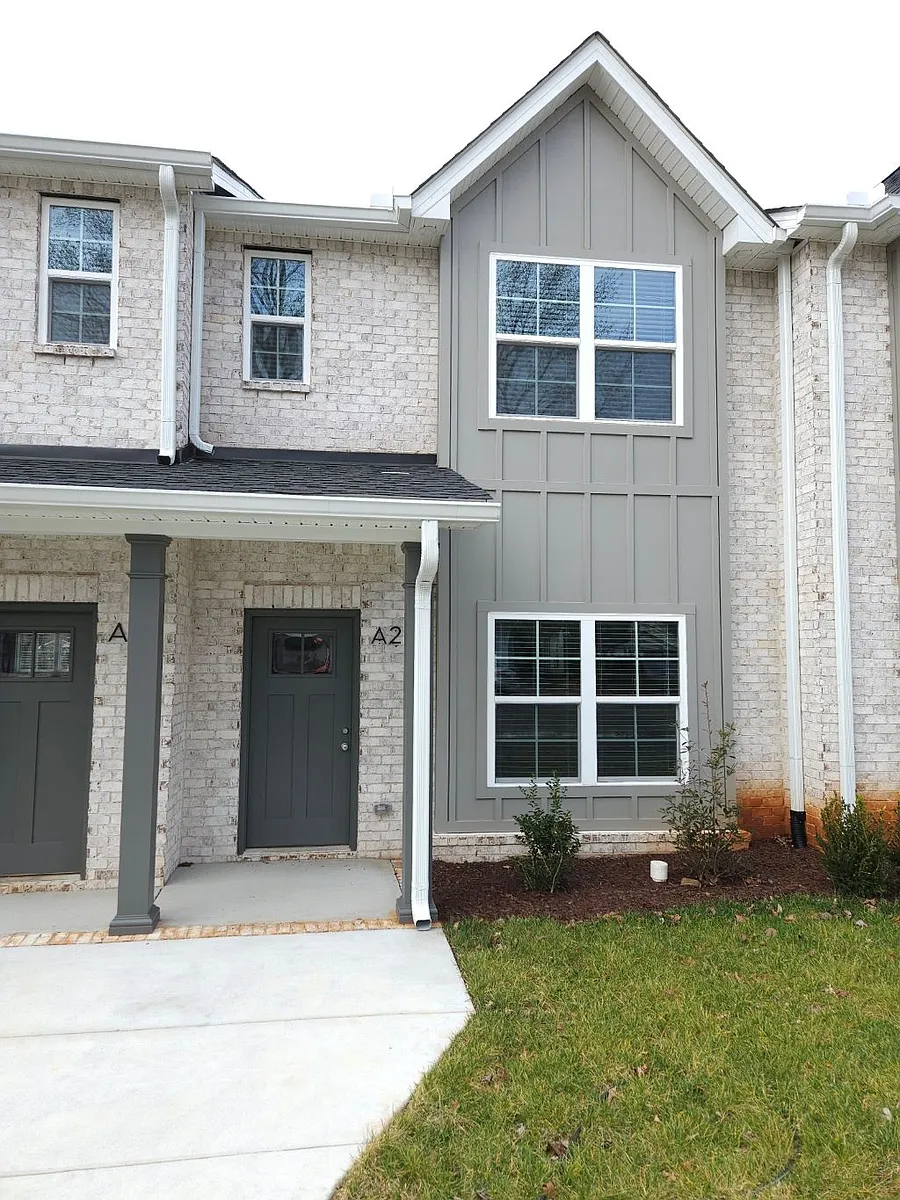Photo 2 of 11 - 719 Crestland Ave #A2 - Murfreesboro, TN Building Photo - 719 Crestland Ave #A2