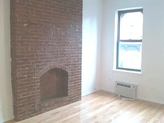 Rented by Douglas Elliman | media 27