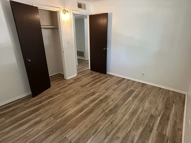 604 Mountain View Ave NE — Photo 6