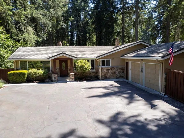 1 Beach Lane SW, Lakewood, WA 98498