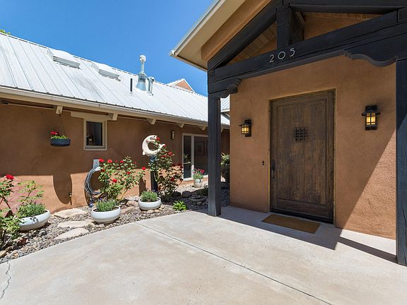 5th image of 205 Rancho Alondra Rd