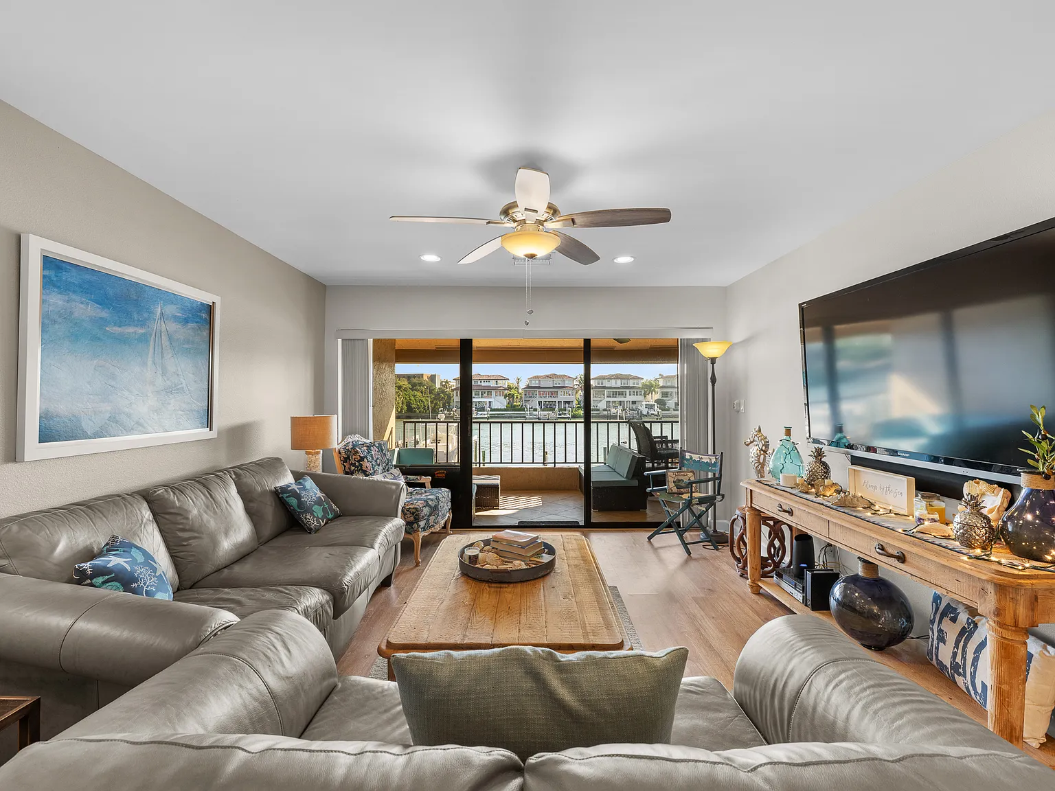 2 bed, 1220 sqft, $3,300 — Photo 2