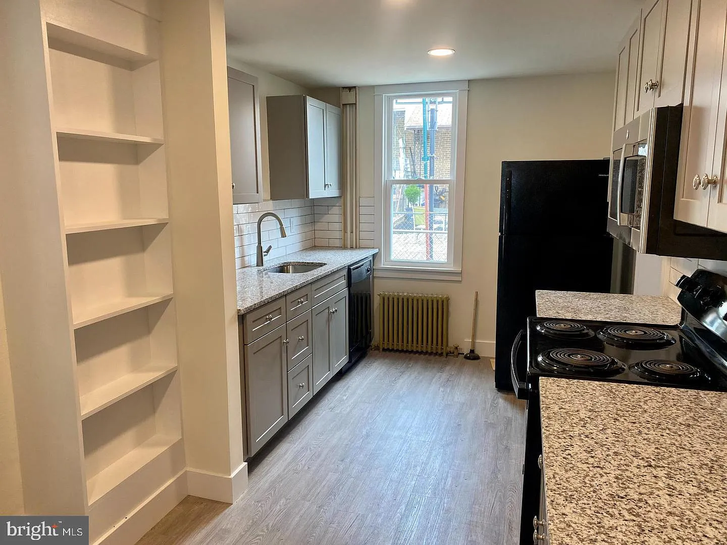 3 bed, 1.5 bath, 950 sqft, $1,575 — Photo 4