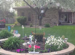 3128 E Cedar Ln, Crete, IL 60417