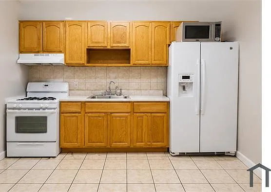 3 bed, $1,650 — Photo 2