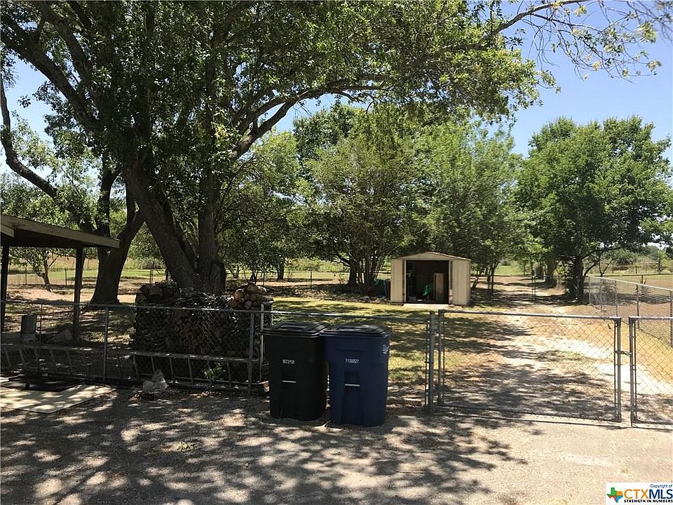 2nd image of 1658 Pahmeyer Rd