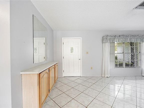 4th image of 35613 Cypress Ct