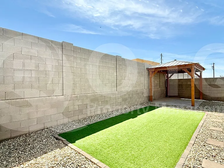 9053 W Agora Ln — Photo 5