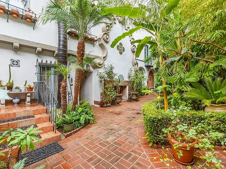 8225 Fountain Ave (Patio Del Moro) — Photo 3