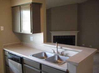 1692 Brookdale Rd APT 14, Naperville, IL 60563