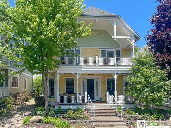 60 Crescent Ave, Chautauqua, NY 14722