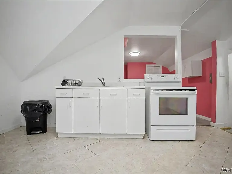 485 Porter Ave — Photo 4