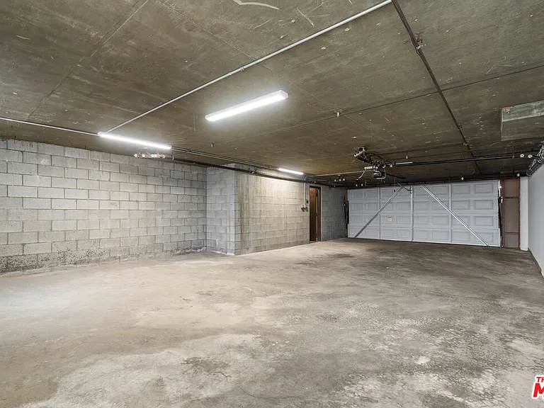 11759 Gateway Blvd — Photo 34