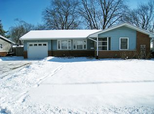 1119 Bosworth Ln, Elk Grove Village, IL 60007