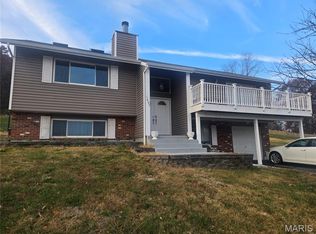 1802 Deer Run Trl, Pacific, MO 63069