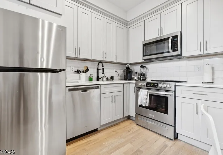 104 Fleming Ave #201 — Photo 20