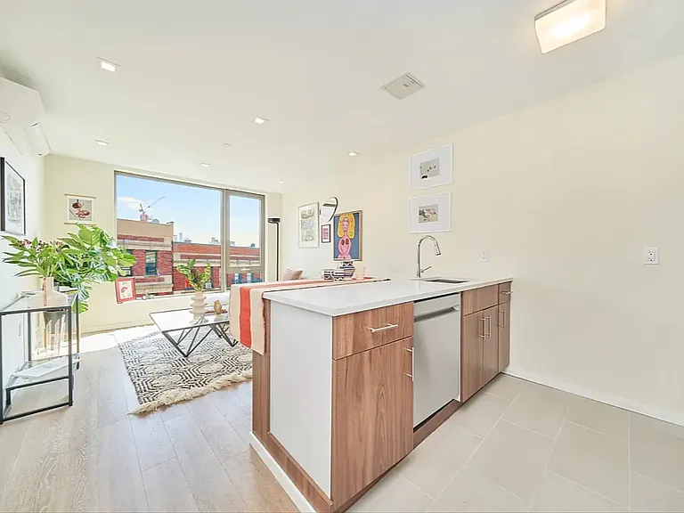 521 W 134th St #6D — Photo 2