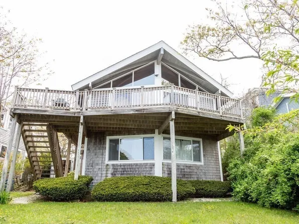 98 Shore Dr, Plymouth, MA 02360