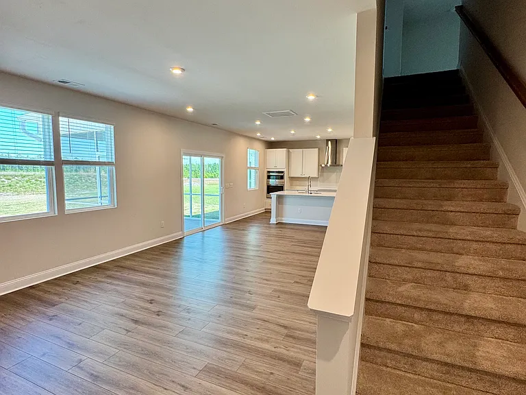 7453 Linda Vista Ln — Photo 18