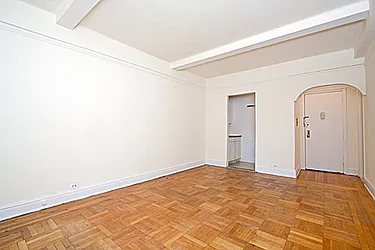 Rented by Barkoff Residential 