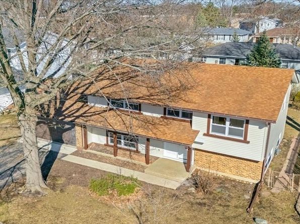 215 Brighton Rd, Elk Grove Village, IL 60007