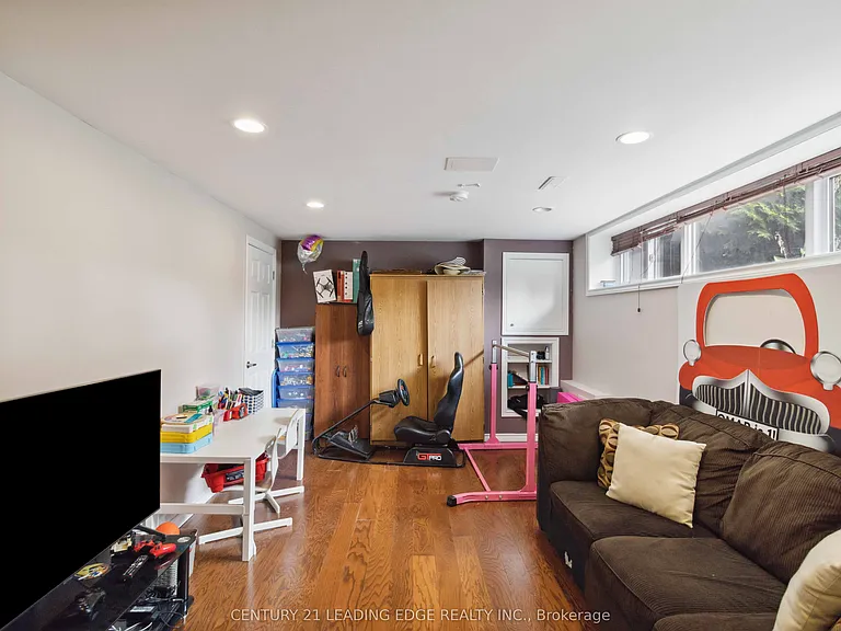 9 Trotters Ln — Photo 28