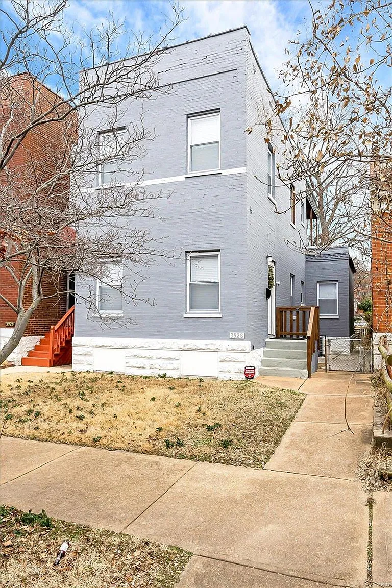 3928 Iowa Ave photo 1