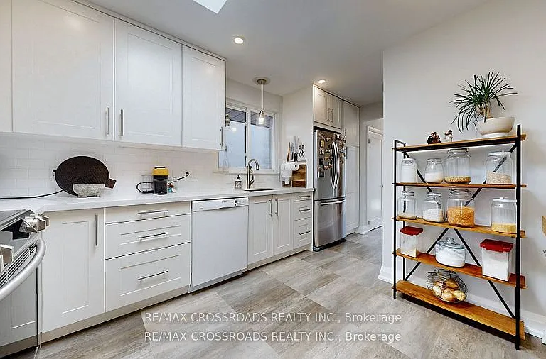 12A Delroy Dr — Photo 8
