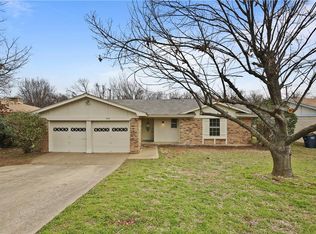 1025 Blue Carriage Ln N, Fort Worth, TX 76120